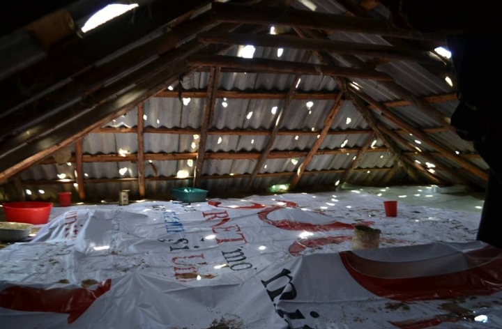 People from Ungheni district receive asbestos tiles to repair smashed roofs (PHOTO)