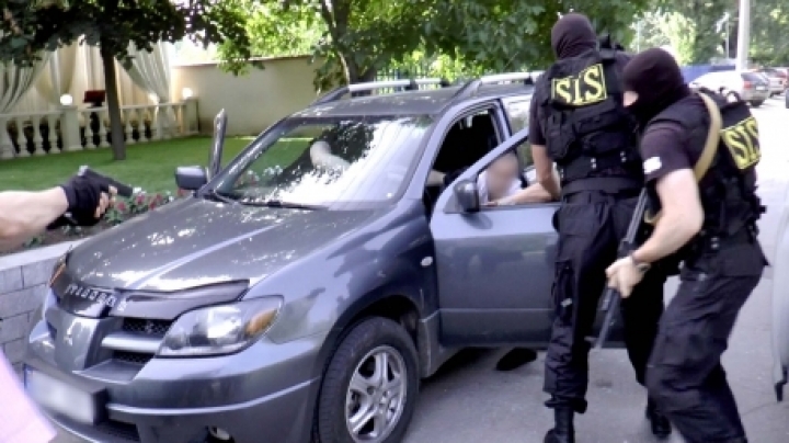 URANIUM SMUGGLED in Moldova. Security service squad catches dealers (PHOTO)