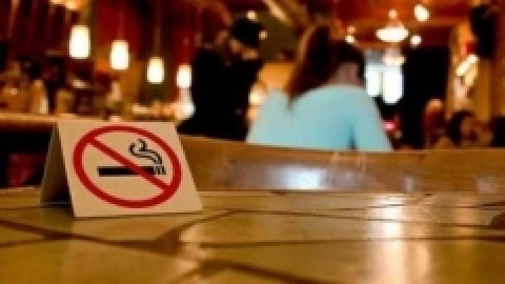 ANTI-SMOKING LAW: Pubs managers from Chisinau search for solutions for smoking clients