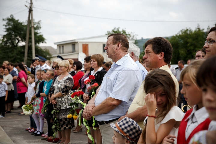 Monument to late Moldovan poet Dumitru Matcovschi UNVEILED in his native village