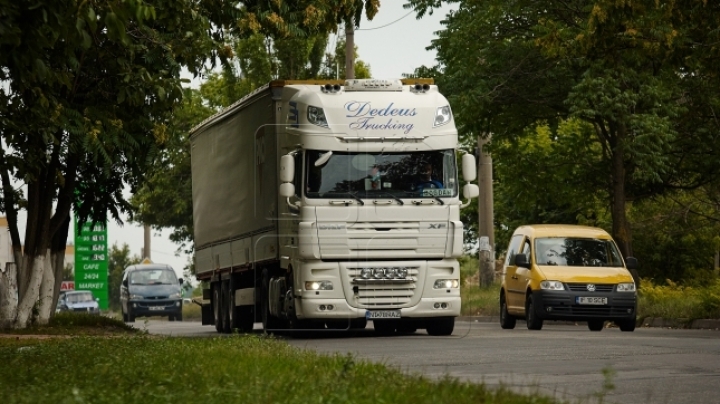 Heavy-loaded trucks, PROHIBITED to run on national roads at 30+ temperatures