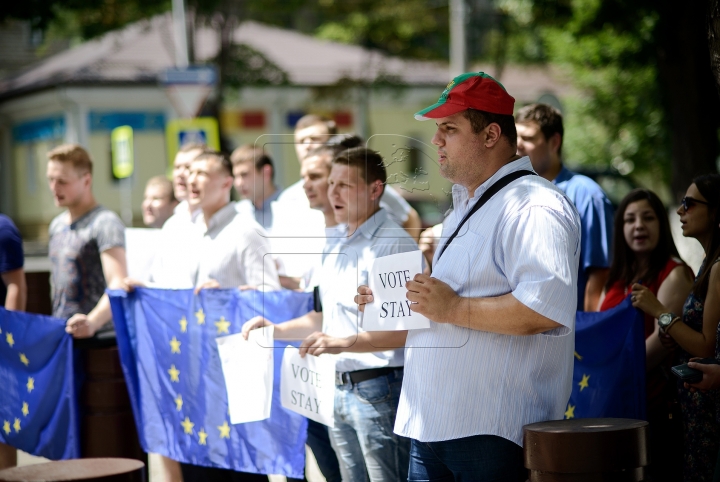 #NoBrexit. Moldovan young Democrats call on Britons to vote 'in' on Thursday (PHOTO GALLERY)