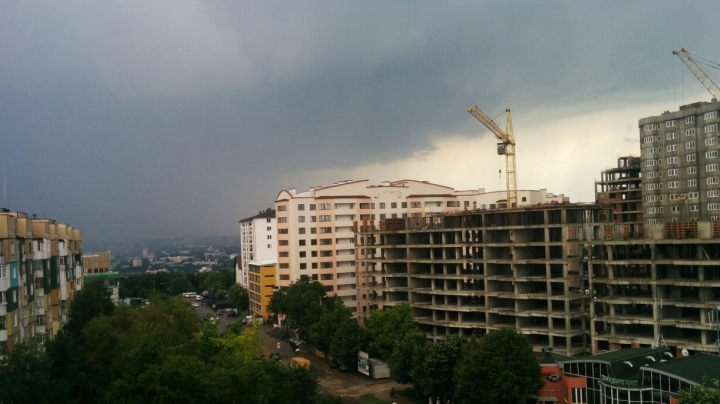 Forecasters issue Orange warning of heavy thunderstorms with hail