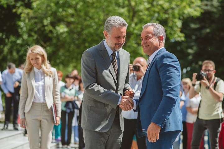 European conditions at Mother and Child Institute. Institute's main entrance, inaugurated (PHOTO REPORT)