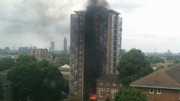 Blaze at South London tower block fills the sky with giant plumes of thick black smoke