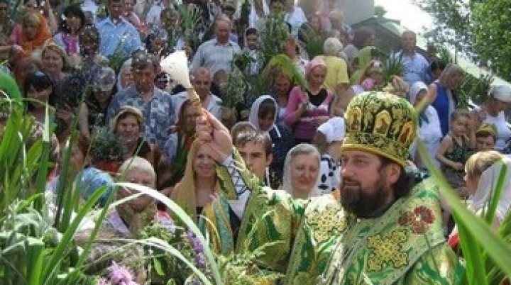 Moldova's Orthodox Christians celebrate Pentecost