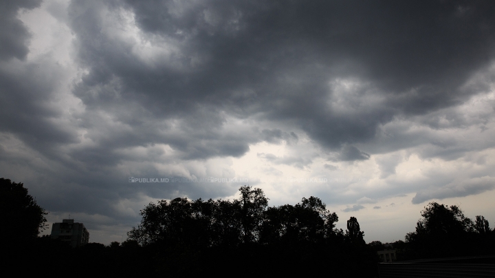 Yellow warning of heavy thunderstorms throughout country