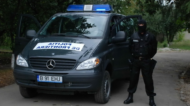 Crime-fighting squad detains Romanian border policemen INVOLVED in people, cigarettes smuggling