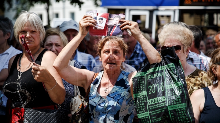 1,000 protest in front of Chisinau court demanding to free Orhei mayor (PHOTO REPORT)