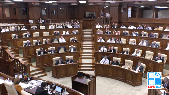 Deputies showed RED CARD to corruption in Moldova. Integrity draft, voted in Parliament (PHOTO)