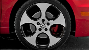 Volkswagen records profit of 7.5 billion euros in first half of year