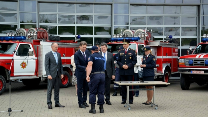 Lithuania donates firetrucks to Moldova's Emergency Service (PHOTO)