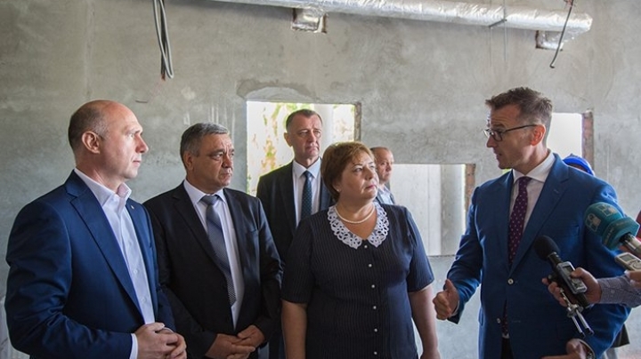 Moldovan prime minister visits construction of Ungheni justice palace 