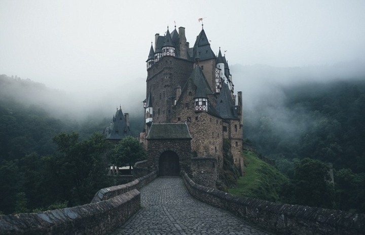 Fascinating photographs captured by a German Instagram star (PHOTO)