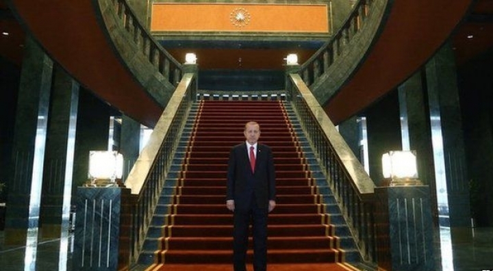 Inside Recep Tayyip Erdogan's £500 million palace, dripping in gold