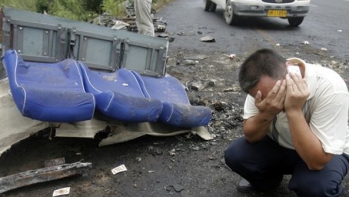 One person dies, as bus with Ukrainian tourists falls from mountain road