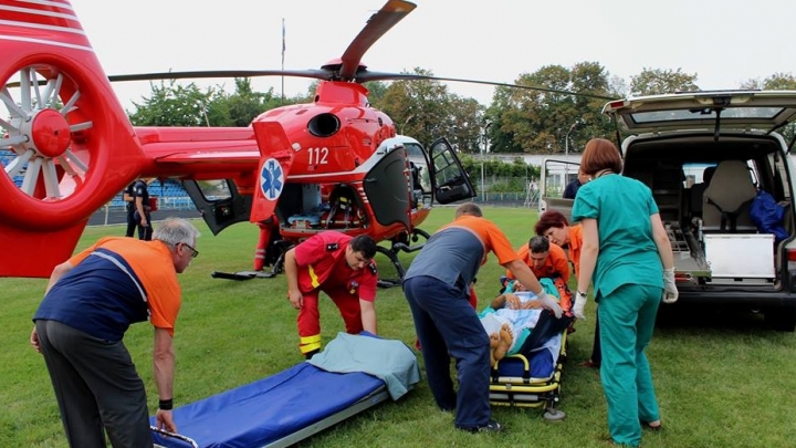 Moldovan person, injured in car accident, was transferred from Iasi to Chisinau on SMURD chopper