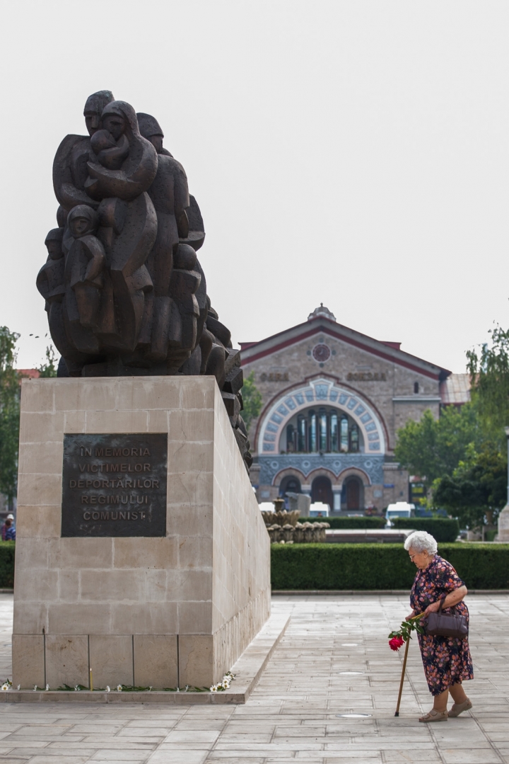 Prime minister commemorated victims of Stalin's regime deportations