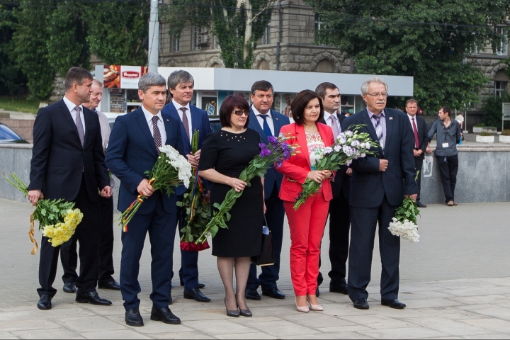 Prime minister commemorated victims of Stalin's regime deportations