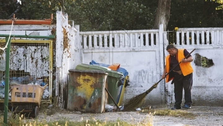 Moldovan newborn abandoned in dumpster VISITED by mother, grandmother