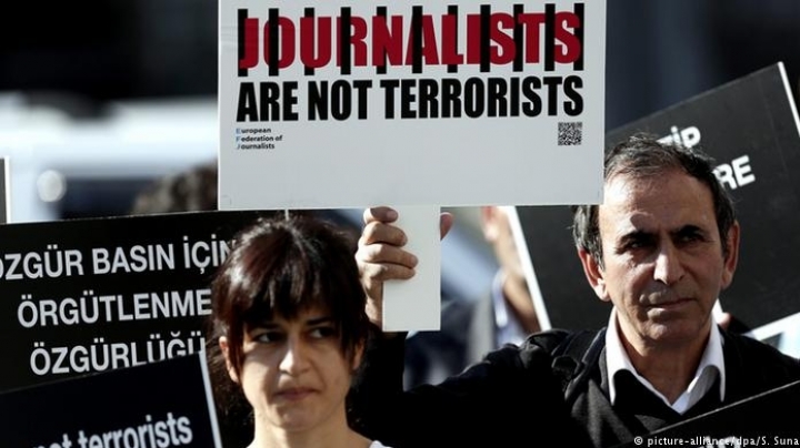 Arrest warrants for 42 journalists in Turkey in connection with failed coup d'etat