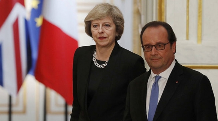 France's president hints no delay should be admitted in Britain's leaving EU