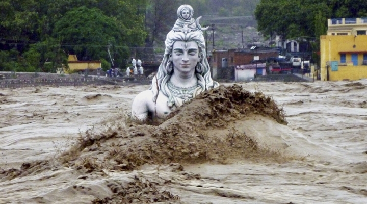 52 die, as monsoon soaks India