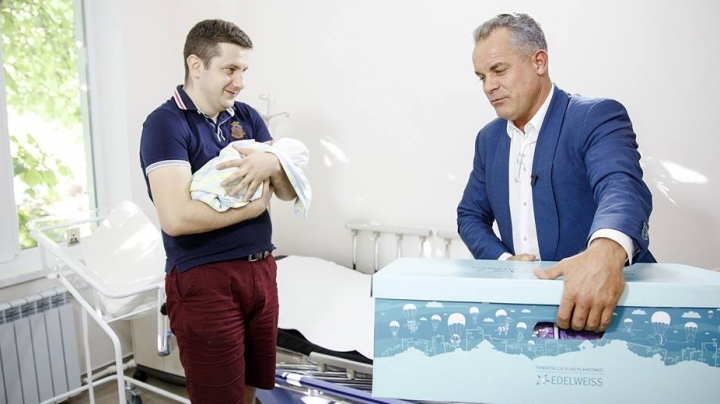 Vlad Plahotniuc visits Mother and Child Institute to monitor new campaign