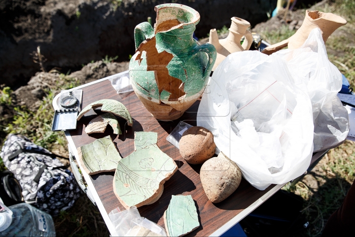 HISTORIC DISCOVERY near Chisinau! Treasure discovered by digging man (PHOTO)