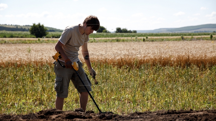 HISTORIC DISCOVERY near Chisinau! Treasure discovered by digging man (PHOTO)