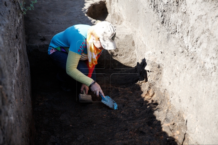 HISTORIC DISCOVERY near Chisinau! Treasure discovered by digging man (PHOTO)