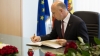 Moldovan premier signs in book of condolences in memory of earthquake victims in Italy 