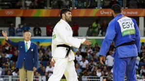 Defeated Egyptian judo fighter refuses to shake hands with Israeli rival