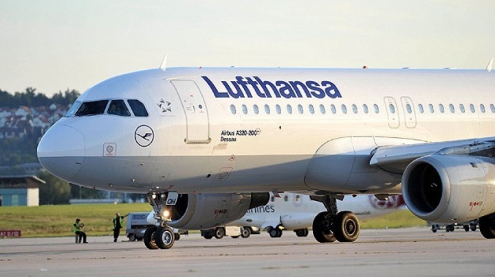 Frankfurt Airport evacuated after man 'escapes security check and flees'