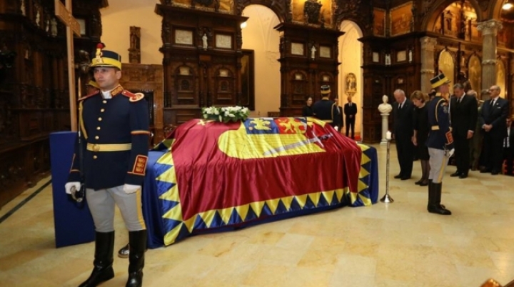 Nicolae and Margareta Timofti attend funeral of Queen Ana of Romania (PHOTO)