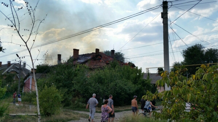 Basarabeasca town fire: Block of flats engulfed in flames (Photos)