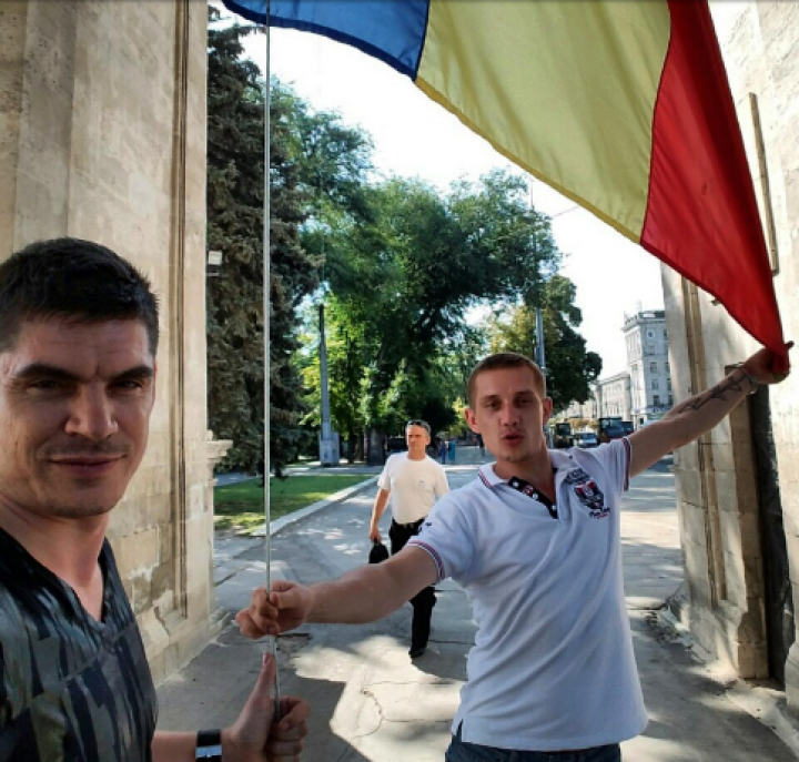 Hoist a flag! Show you're proud of your country and send the photoes to drapel@publika.md