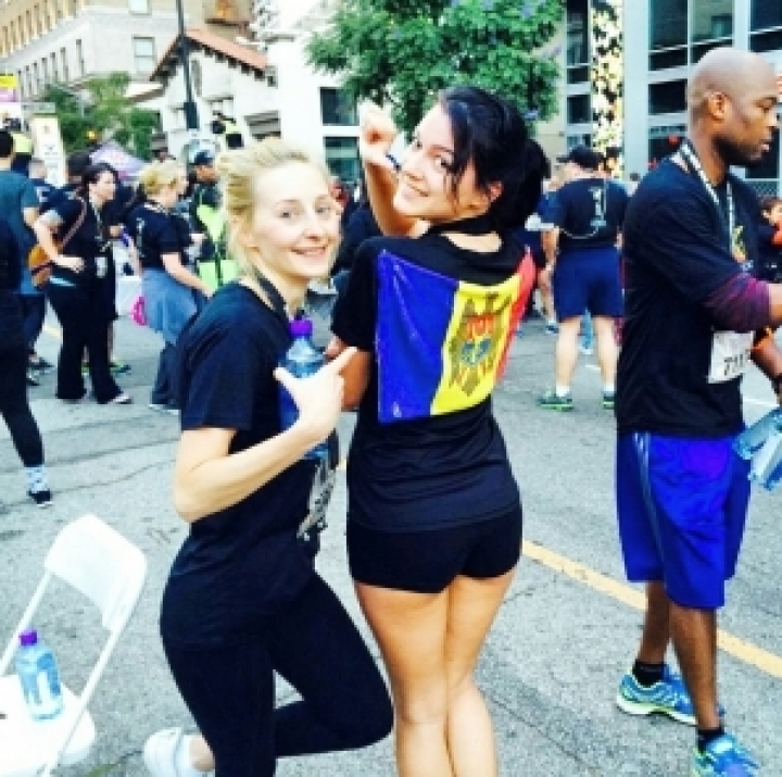 Proud to be Moldovan! New pictures with people hoisting the flag (PHOTO GALLERY)