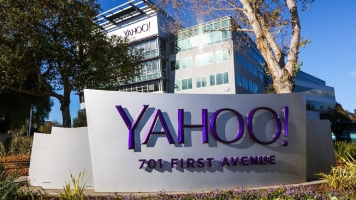 Yahoo probes possible huge data breach