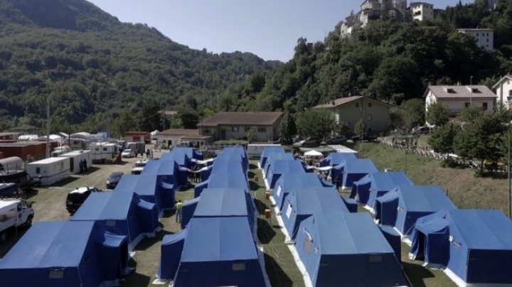 Italy earthquake: Wooden houses planned for survivors 