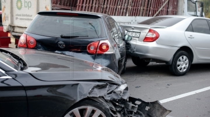 Car accident involving 8 vehicles in Chisinau