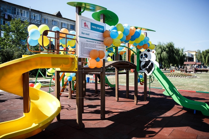 "Edelweiss Parks", a new campaign launched for improving childhood started in Ialoveni and Hancesti 