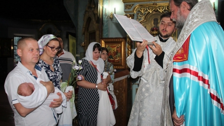 Moldova's mitropolitan bishop to baptize fourth babies in families