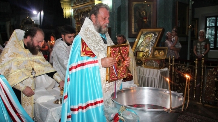 Moldova's mitropolitan bishop to baptize fourth babies in families