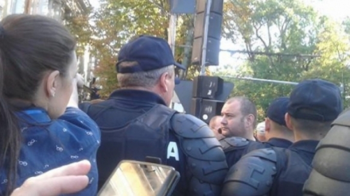 "Dignity and Truth" party protests at military parade seen through firefighter eyes