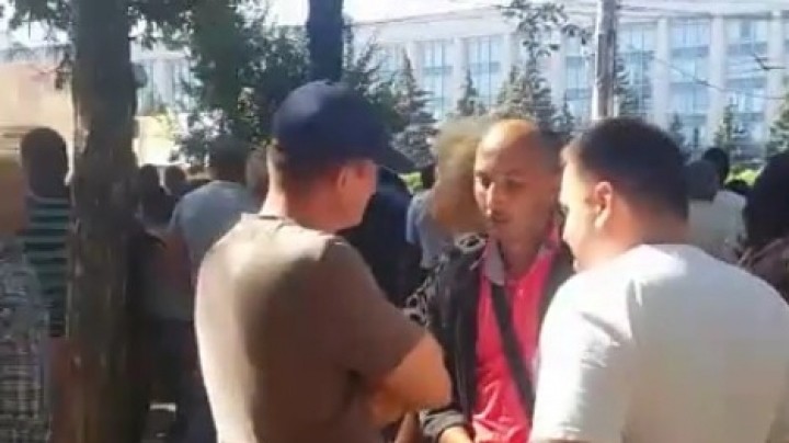 Jurnal TV prepares manipulation persons at pro-Russian protest in National Assembly Square