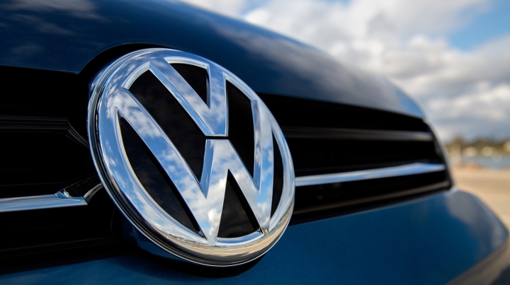 Volkswagen scandal: German authorities okay to fix more cars with illegal emissions software