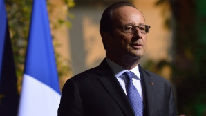 France's Hollande vows to dismantle refugees camp in Calais