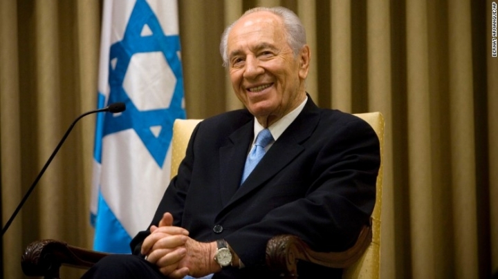 Former Israeli president and Nobel Prize winner Shimon Peres dies at 93