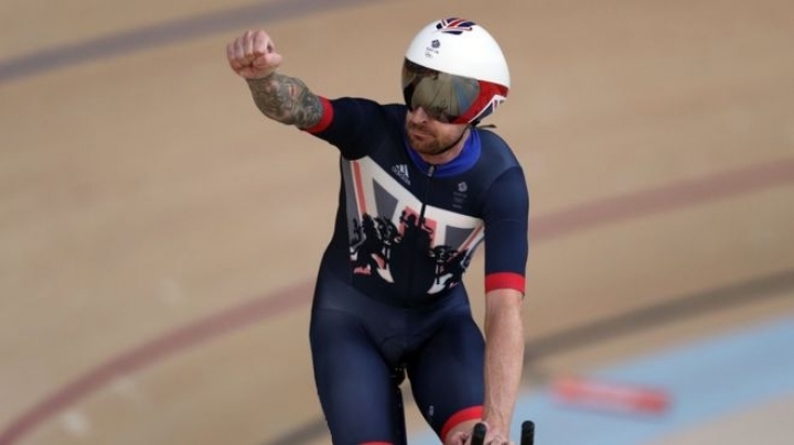 Medical records of cyclists Bradley Wiggins and Chris Froome leaked by hackers